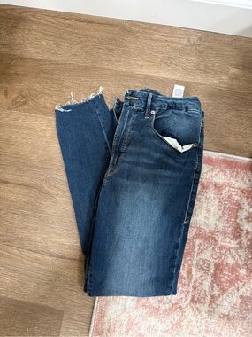 Good American Slim Straight Dark Blue Jeans